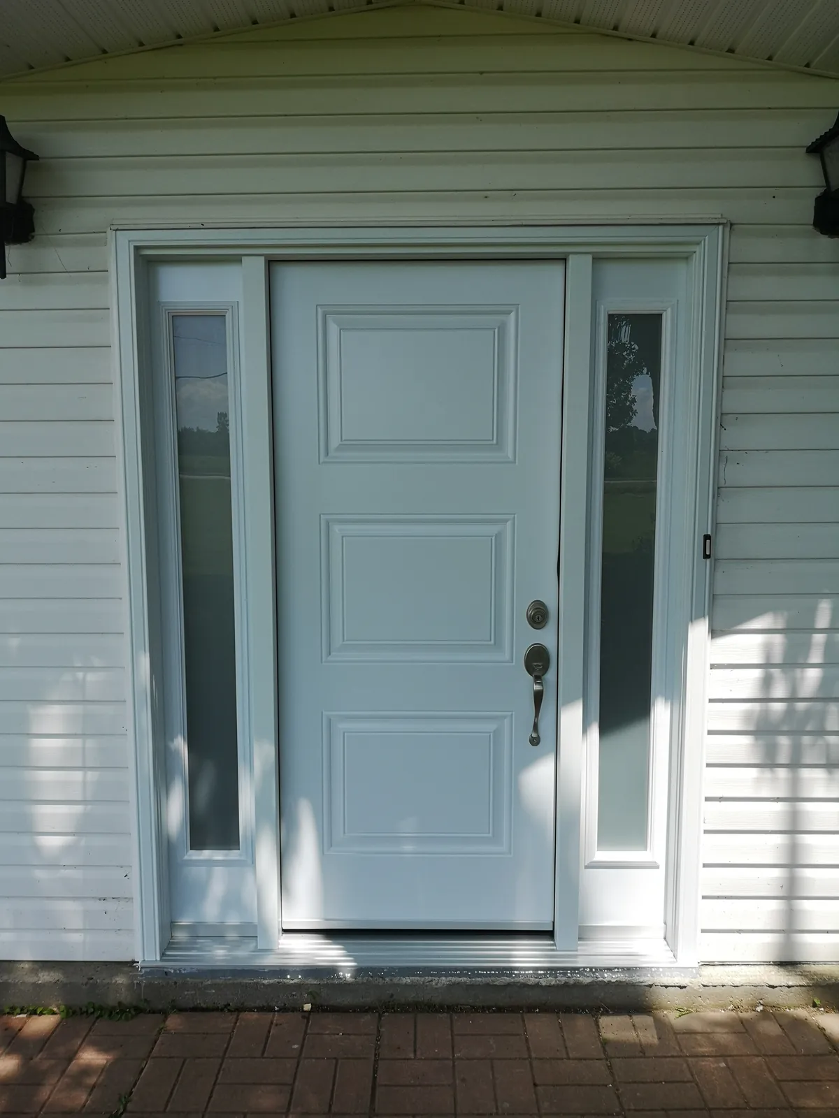 White 3-panel door with sidelites